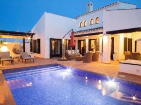 Hermosa villa 4 dormitorios con piscina privada climatizada, jardín y cerca del golf - ES-220-38